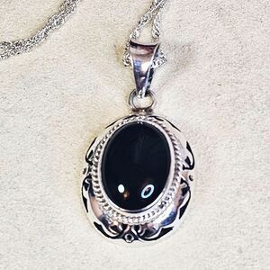 Vintage Taxco Artisan Made Onyx Pendant